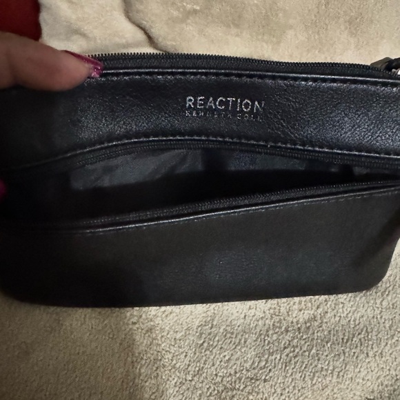 Kenneth Cole Reaction Black Toiletry Bag Minimalist Design - Picture 5 of 6